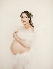 light and airy maternity photos