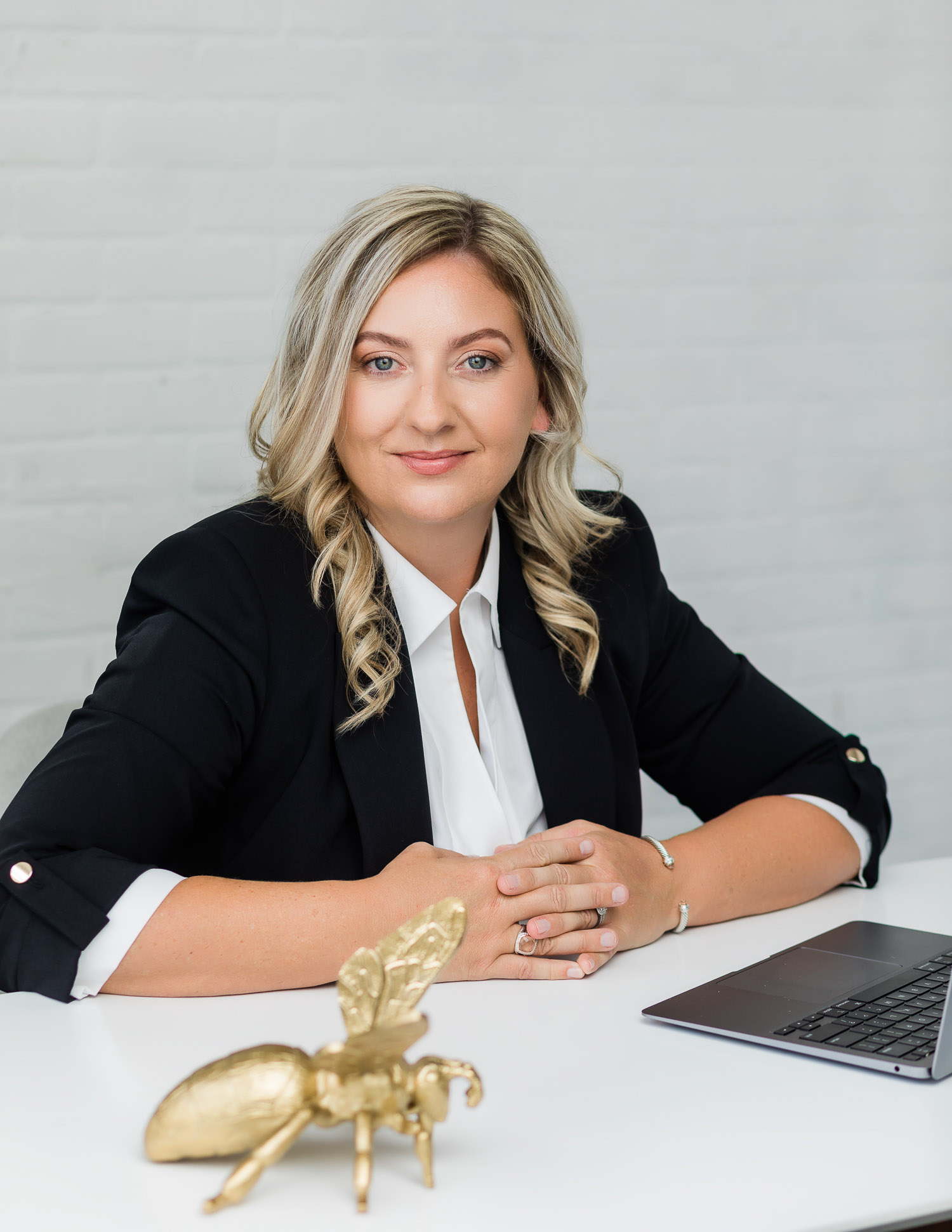 headshot of a toronto lawyer