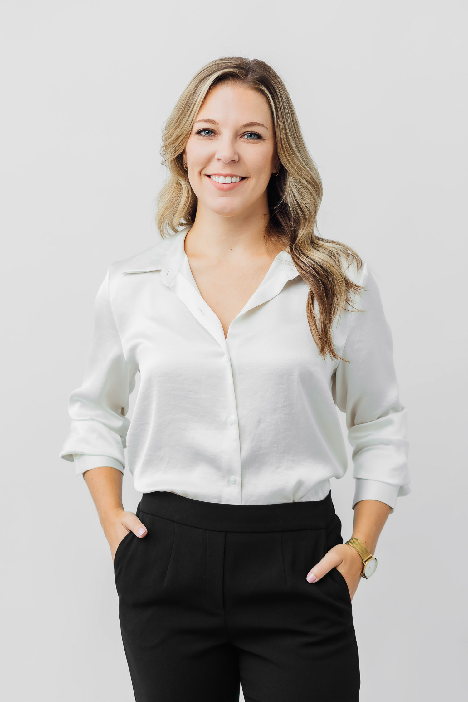 modern professional headshot for female realtor