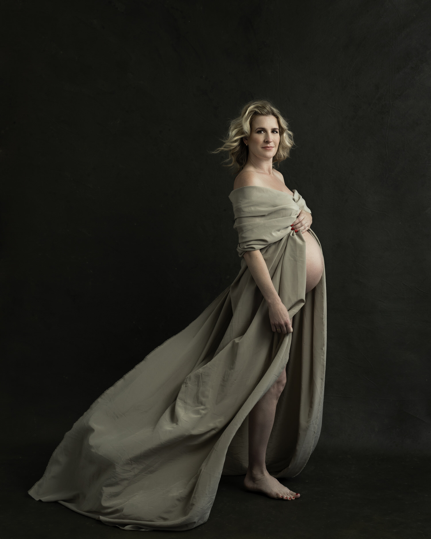timeless maternity photos