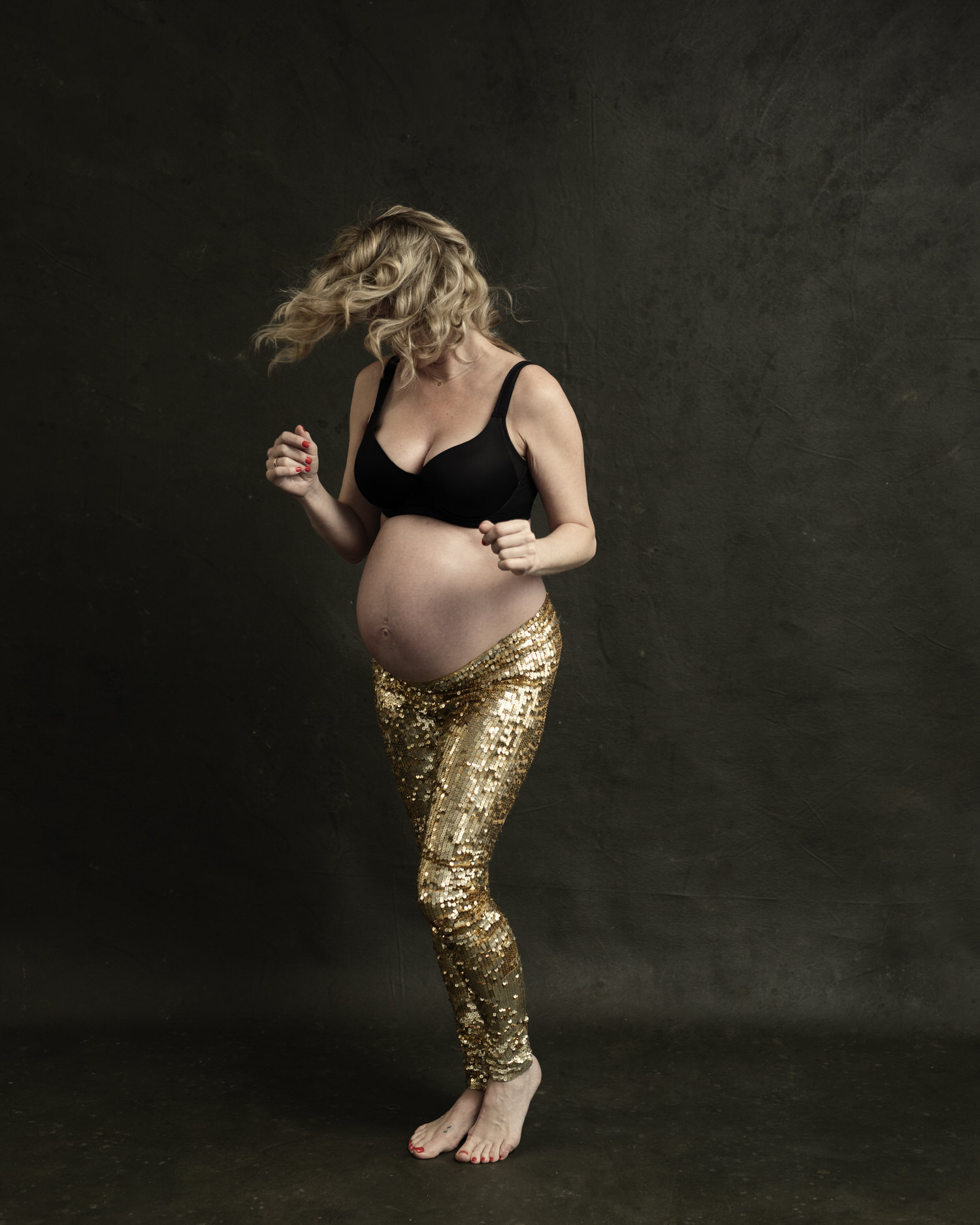 fun maternity photoshoot.