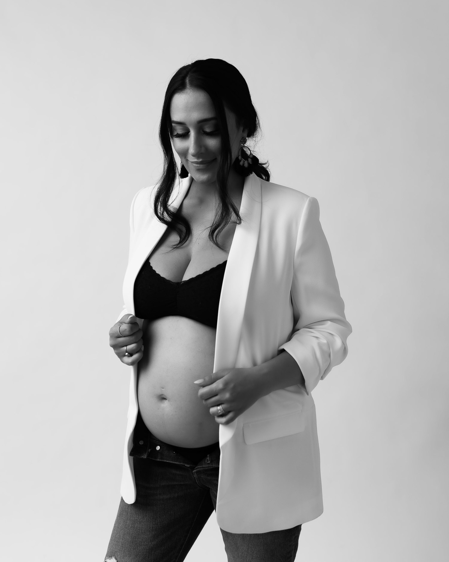 editorial pregnancy photoshoot