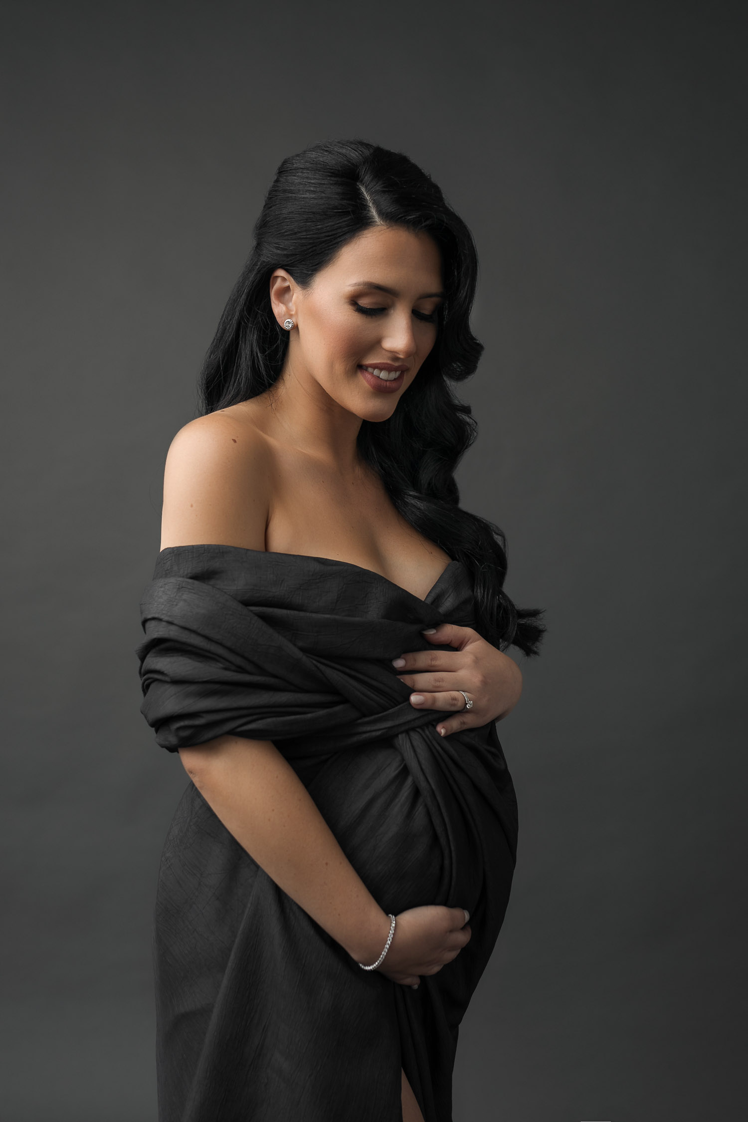 Classic and timeless maternity photography