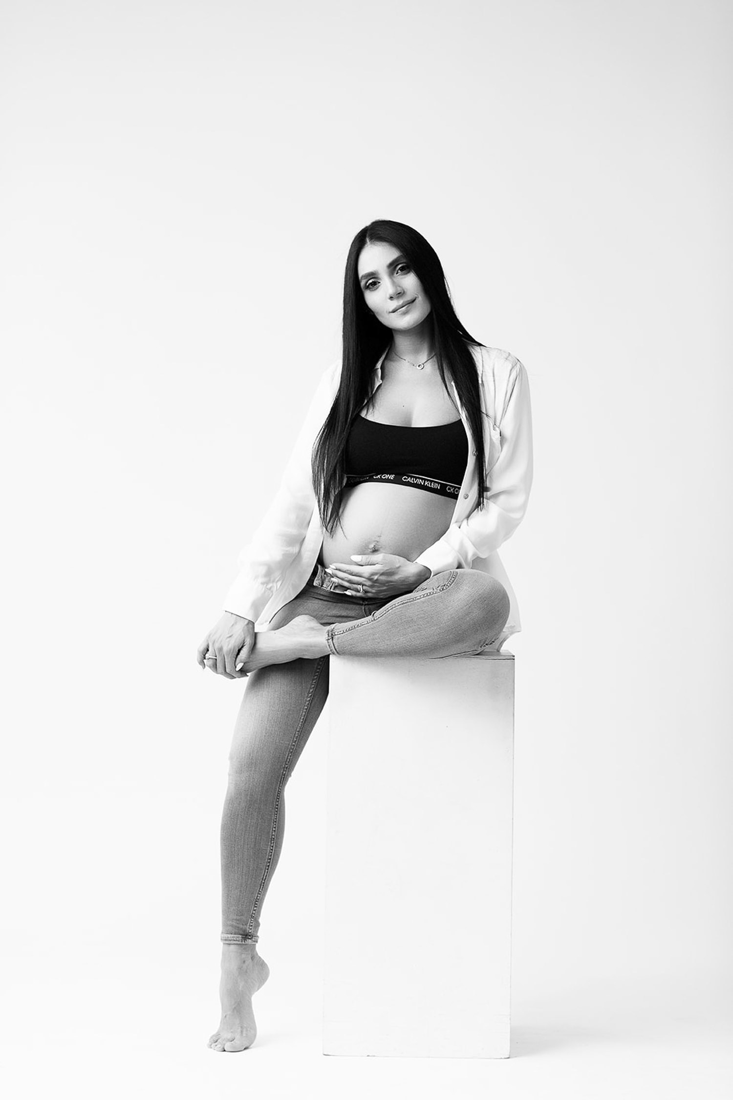 Black and white maternity photography